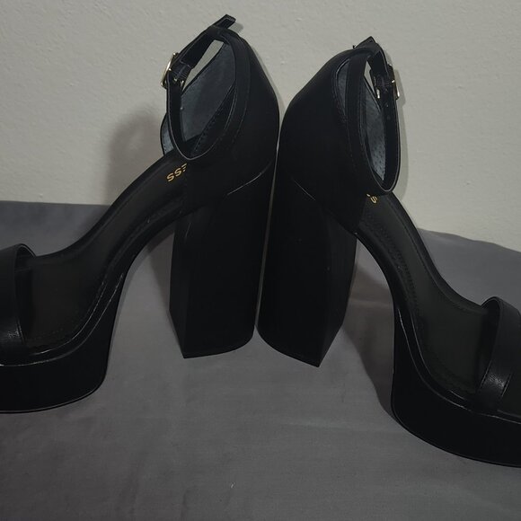 Express Ladies Black High Heels - Picture 6 of 10